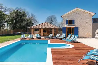 Image de Superbe maison à Bibici avec sauna