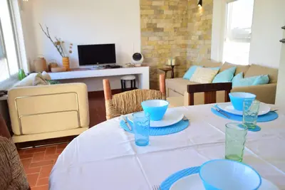 Image de Jaune Gîte près de la plage de Zavial