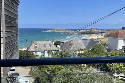 Image de Nouveau Pour Avril 2019 - 33 Ocean One est un apartement Fistral joliment rénové de 2 chambres avec vue sur l'océan