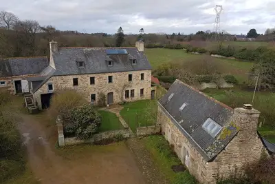 Image de Lumineux appartement ecorenové, 40m2, bâtisse en pierre