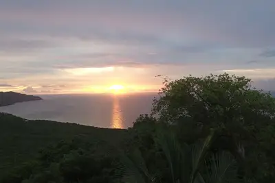 Image de Magnifique chalet au sommet d'une montagne avec une vue magnifique sur la mer des Caraïbes