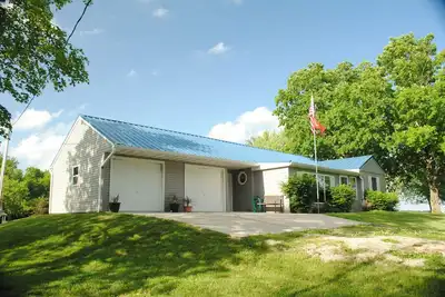 Image de Domaine rural boisé près du lac Shelbyville et du pays amish de l'Illinois