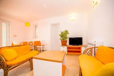 Image de Appartement dans Bol avec vue mer, terrasse, Climatisation, Wifi (3739-3)
