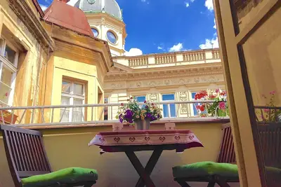 Image de Appartement de luxe 3 pièces avec balcon. Pont Charles à 2 min à pied!
