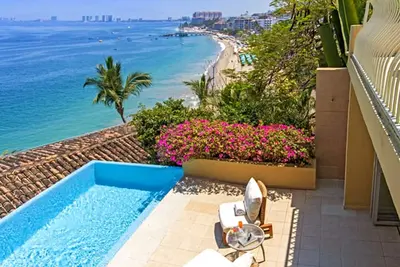 Image de 1 Br Private Staffed Villa avec piscine et vue imprenable sur Los Muertos
