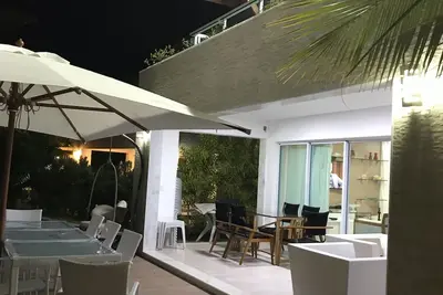 Image de Maison de luxe avec femme de ménage dans un condominium de luxe à Muro Alto-Porto de Galinhas