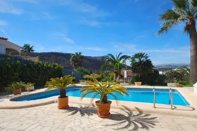 Magnifique appartement, piscine privée, internet, air conditionné, endroit calme