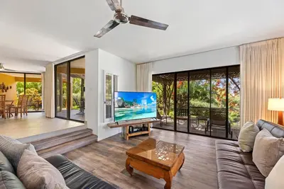 Image de Vaste suite parentale, véranda privée avec vue partielle sur l'océan