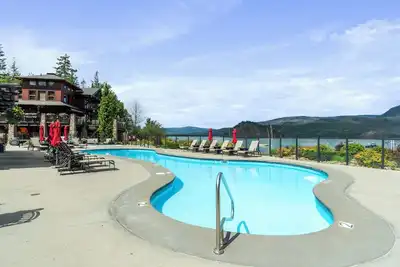 Image de Shuswap Lake - Un pavillon exceptionnellement conçu offrant confort et luxe