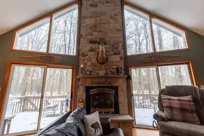 Image de Uncle's Cabin: L'expérience ultime de Pocono Mountain House