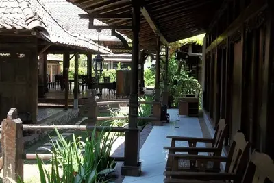 Image de Mulyodiharjo traditionnel javanais double