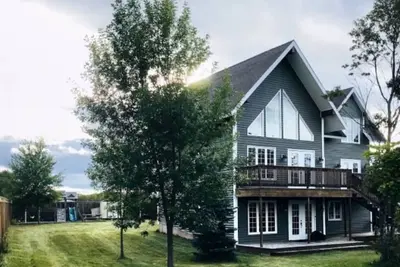 Image de Quinzaine Chalet Location Maison de Vacances à Deer Lake, Nl. Porte d'entrée du parc national du Gros-Morne