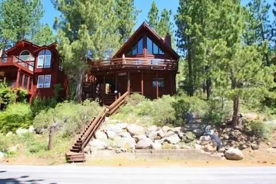 Image de 3 chambres + mezzanine, 3 salles de bain, 11 couchages. Accès direct au lac Donner: Dlr # 070