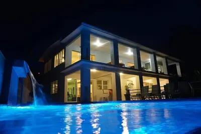 Image de North Shore Pointe - Spectaculaire Ocean Front