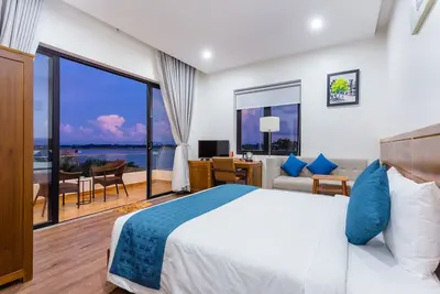 Image de Suite King avec vue sur la rivière - Pure Indulgence