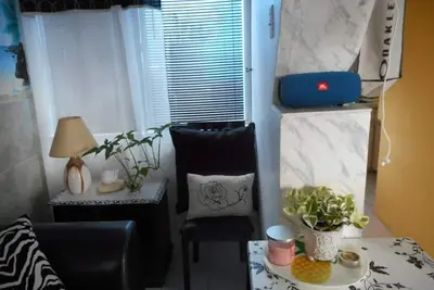 Image de Blue Horizon Guest House avec canapé-lit - Studio # 9