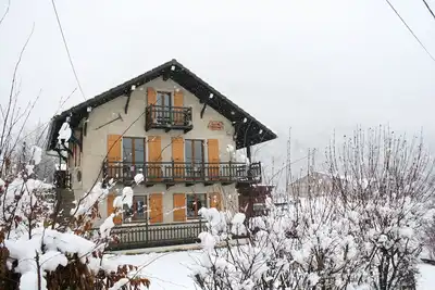Image de Beau 5 chambres, 4 salles de bain Chalet rénové - Jardin et parking privé