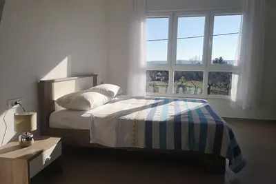 Appartement familial ensoleillé à 30 m de la plage