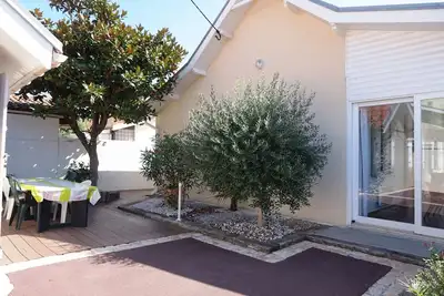 Image de Villa familiale avec chalet proche centre et plage (044)