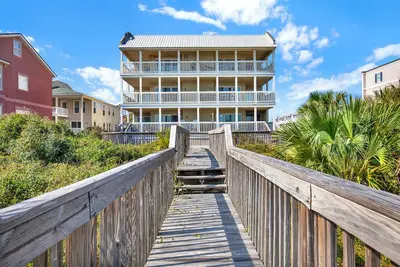 Image de Condo milieu de plage face à l'océan 3 chambres 2 salles de bain