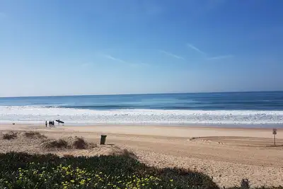Image de Villa avec piscine a 5 minutes de la plage et golf