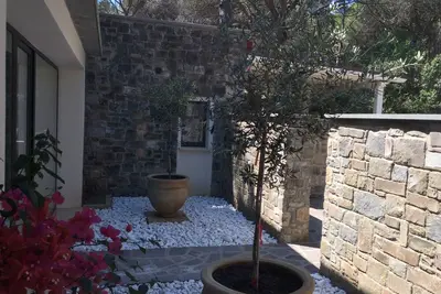 Image de Belle villa de luxe dans la forêt de pins bordant exclusive méditerranéen