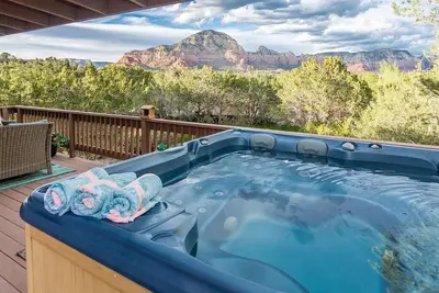 Nouveau! Bella Vista: Une vue imprenable, privé, bain à remous, proche de tout!