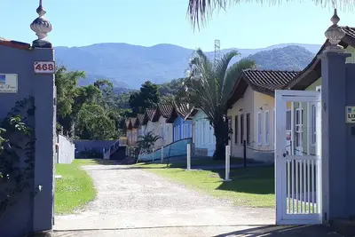 Image de Maison 2dorm En Condominium Pour Jusqu'À 10 Personnes. ACCÈS À Pied À La Plage De Maranduba