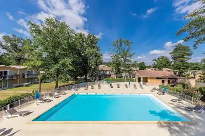 Image de Appartement sur les cours de golf + 3 Piscines sur place