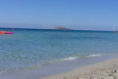 Image de Villa avec une véranda et une douche extérieure par les sites de la mer et culturels