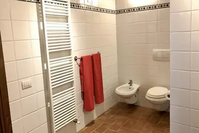 Image de Podere \"Fontemigliari\" A. 2 Chambres-1 Salon & Cuisine - 1 Appartement Salle De Bains