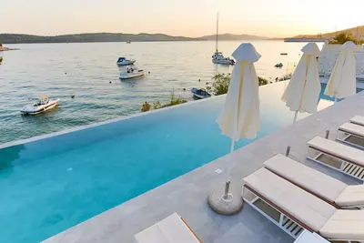 Image de Beachfront Villa Deep Blue with Pool Ii