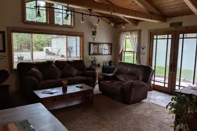 Image de Charmante maison près du ski, de la randonnée, du vélo, du quad, des lacs et de la forêt Belle!