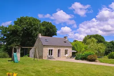 Image de indépendant jardin privé - terrasse couverte -aire de jeux - au calme -nature
