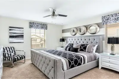 Image de ** Offre SPÉCIALE ** Villa / Spa de luxe 7br, près du parc Disney