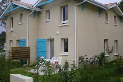 Logement T3   meublé en résidence de tourisme 3 étoiles avec piscine 150 m2