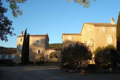 Image de Tout ce que vous voulez pour un séjour de détente dans de beaux jardins au milieu des vignes