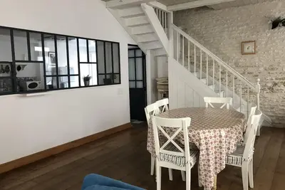 Image de Maison de ville confortable 200m de la mer