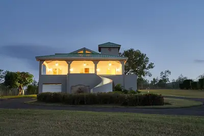 Image de Casona Martineau - Nouvelle maison Georgous sur la rive nord