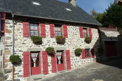 Image de Jolie Maison De Caractere \"Classee 3 Etoiles\" Pres De Besse / Super Besse
