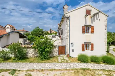Image de Villa rustique avec piscine privée et jardin, à seulement 2 km de la mer