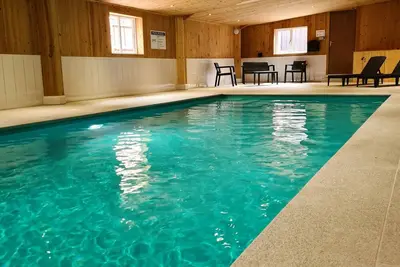 Image de Cottage de charme avec vue sur Peak District et piscine intérieure chauffée
