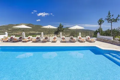 Fantastique villa Parry, 6 chambres, 5 salles de bain, piscine privée, paysage magnifique, 12 perdus
