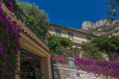 Image de Villa construite dans les années 1920, récemment restaurée et proche de Monaco et de la plage