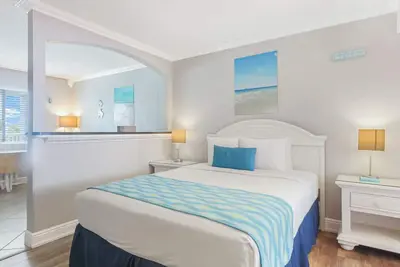 Image de Pelican Pointe Condo / Unité d'hôtel # 311 Efficacité abordable au cœur de Clearwater Beach!