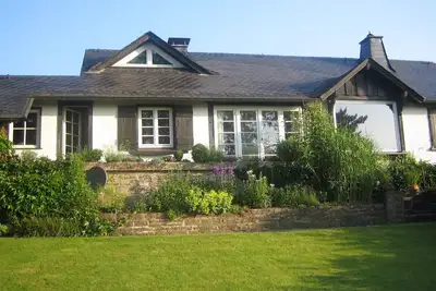 Image de Chalet confortable avec vue sur le lac et grand jardin