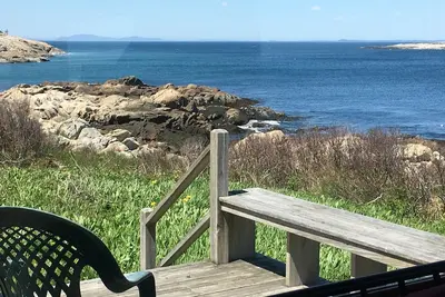 Image de Cadre privé au bord de l'océan et à côté de la plage de sable