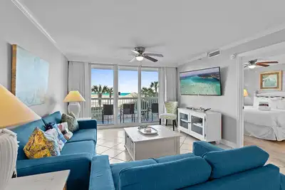 Image de Pelican Beach Resort 214 - Gulf Front, piscine communautaire chauffée, tennis, wifi!