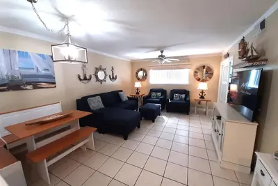 Image de Serene # 202 Grande salle de bain une chambre au premier étage