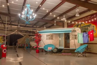 Image de Glamping intérieur au Lone Star Glamp Inn à Round Top / Warrenton, Texas